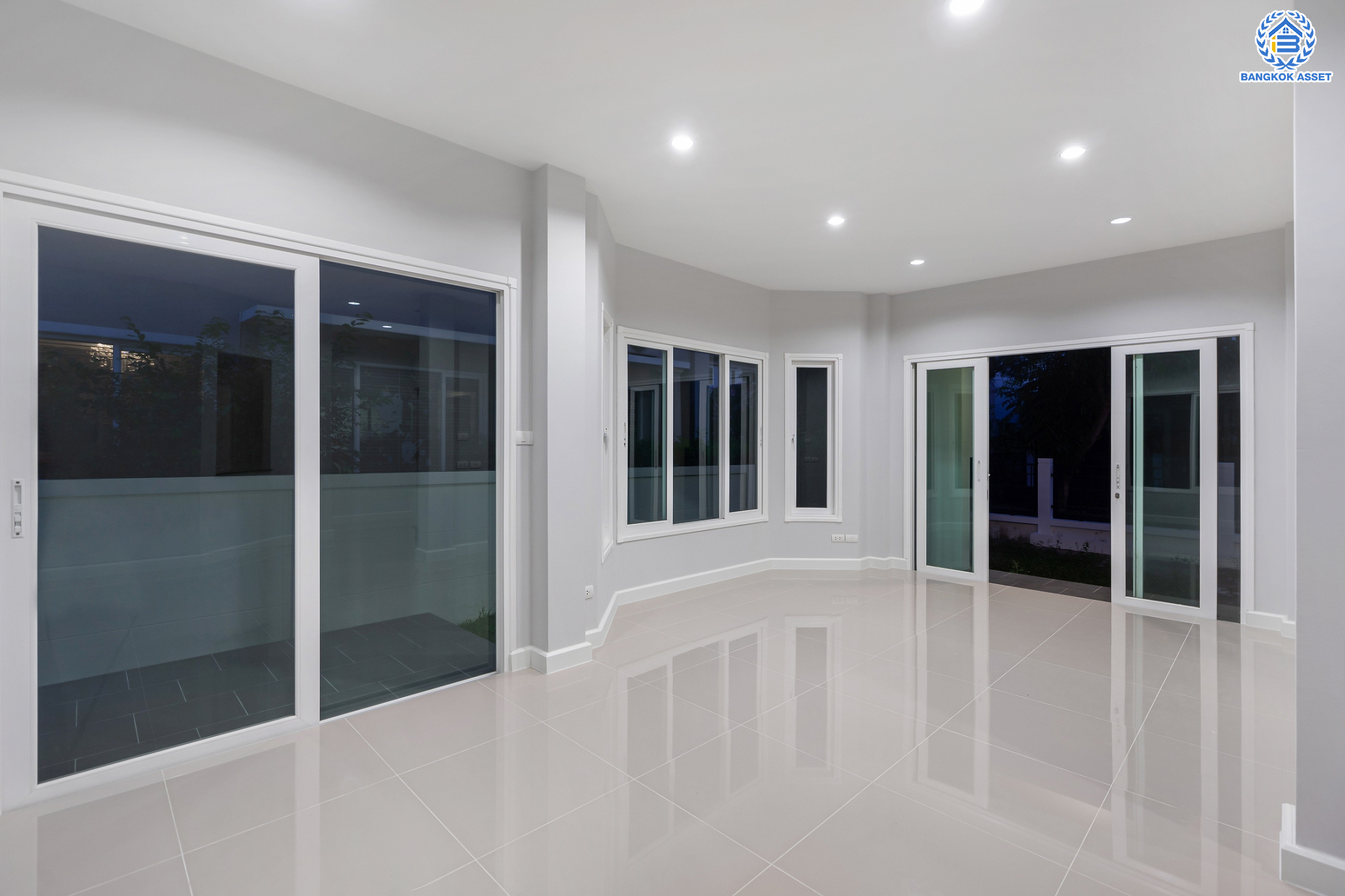 บ้านมือสองตกแต่งใหม่ ม.เพอร์เฟคเพลส1 ราชพฤกษ์ คุณภาพแบรนด์ Property Perfect เนื้อที่ 58 ตร.ว. บ้านเดี่ยวหลังใหญ่ ตอบโจทย์ทุกการอยู่อาศัย ฟังก์ชัน 3 ห้องนอน 3 ห้องน้ำ 2 ที่จอดรถ บนทำเลติดถนนราชพฤกษ์ ใกล้วงเวียนพระราม5 และรถไฟฟ้า "สถานีบางรักน้อยท่าอิฐ"